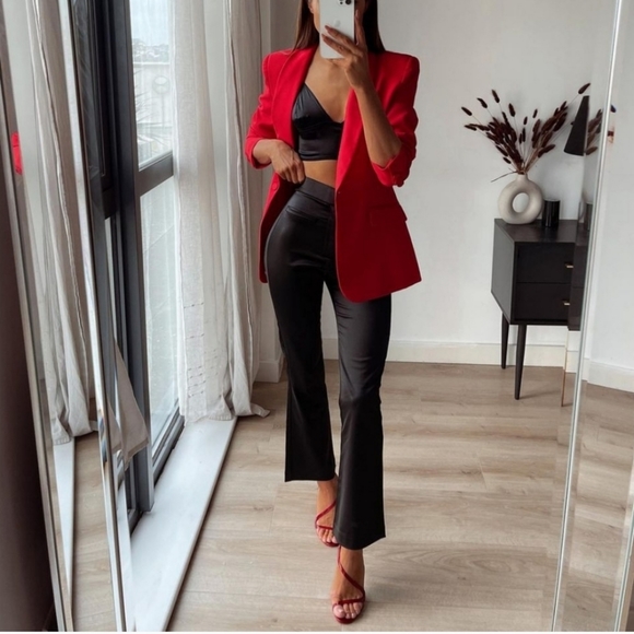 ZARA * MINI FLARED FAUX LEATHER LEGGINGS Pants Jeans BLACK Cropped - Picture 2 of 12